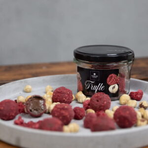 Trufle orzechowe w malinowej posypce